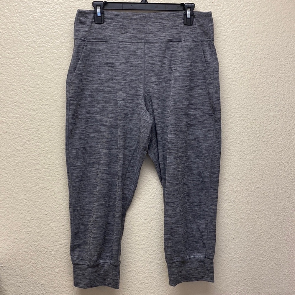 Lululemon calf length pants